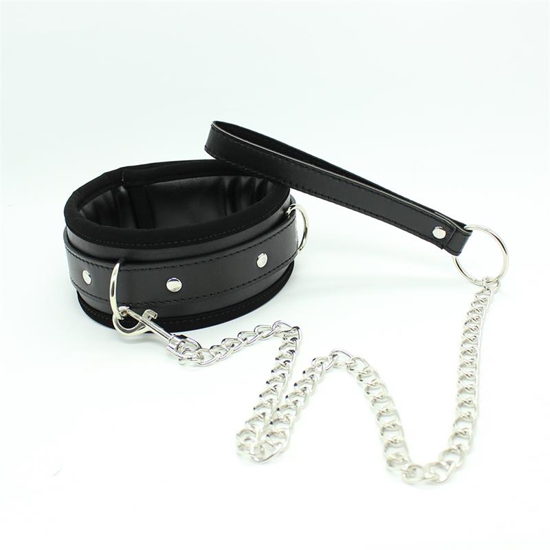 Collar with Metal Leash and Pedded Interior Black